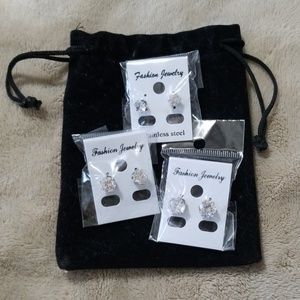 Rhinestone stud earrings